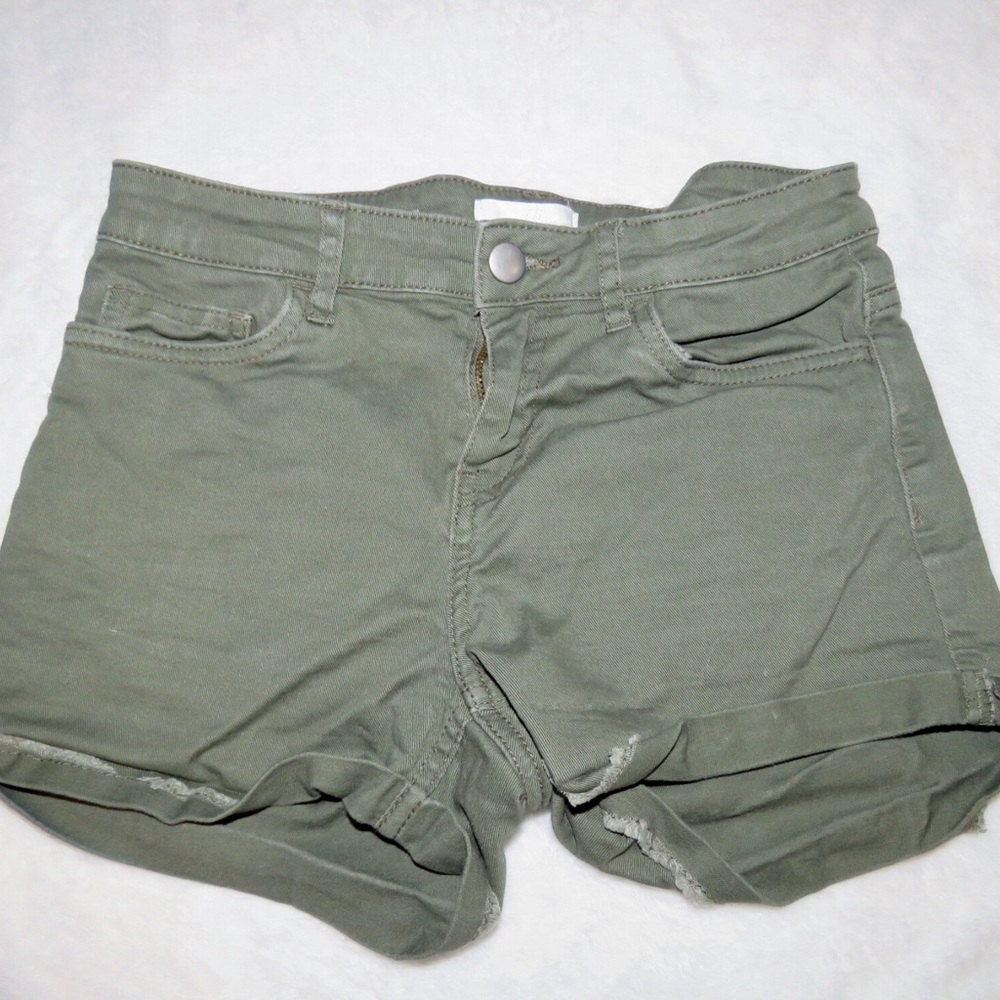 h&m soft army green shorts